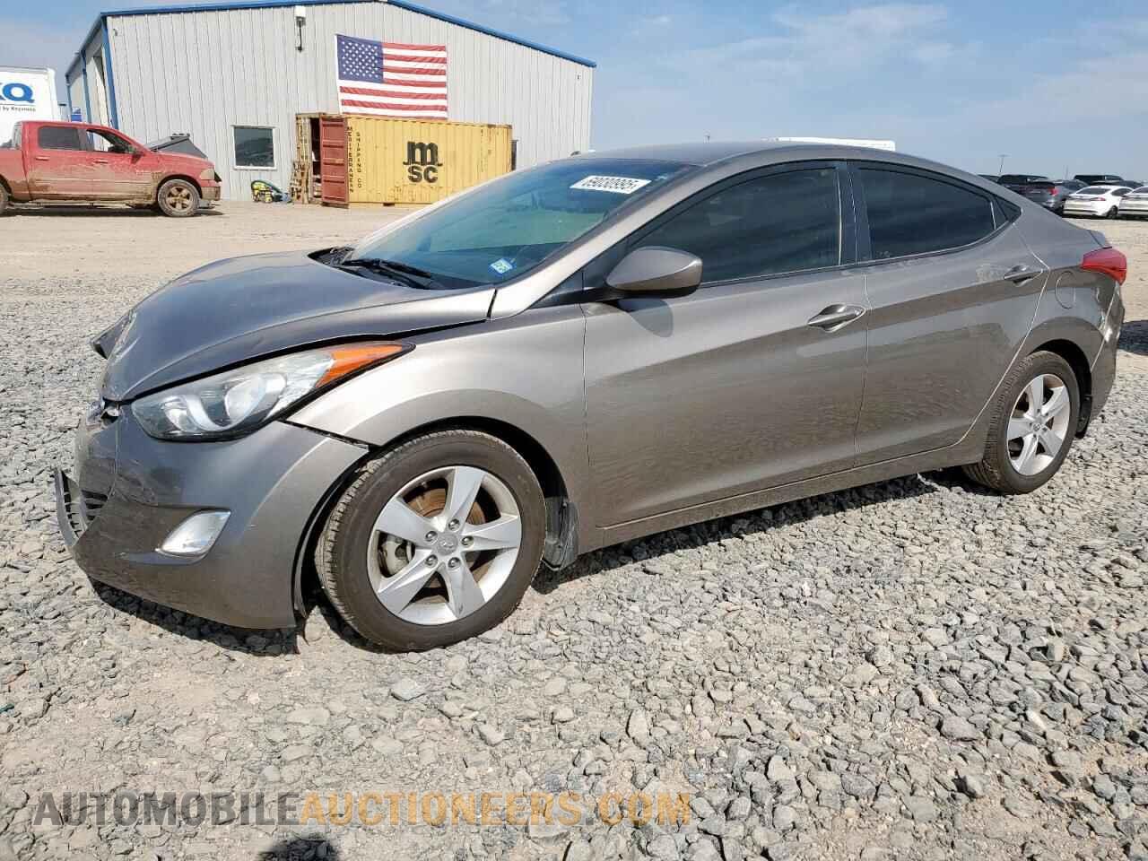 5NPDH4AE3DH381069 HYUNDAI ELANTRA 2013