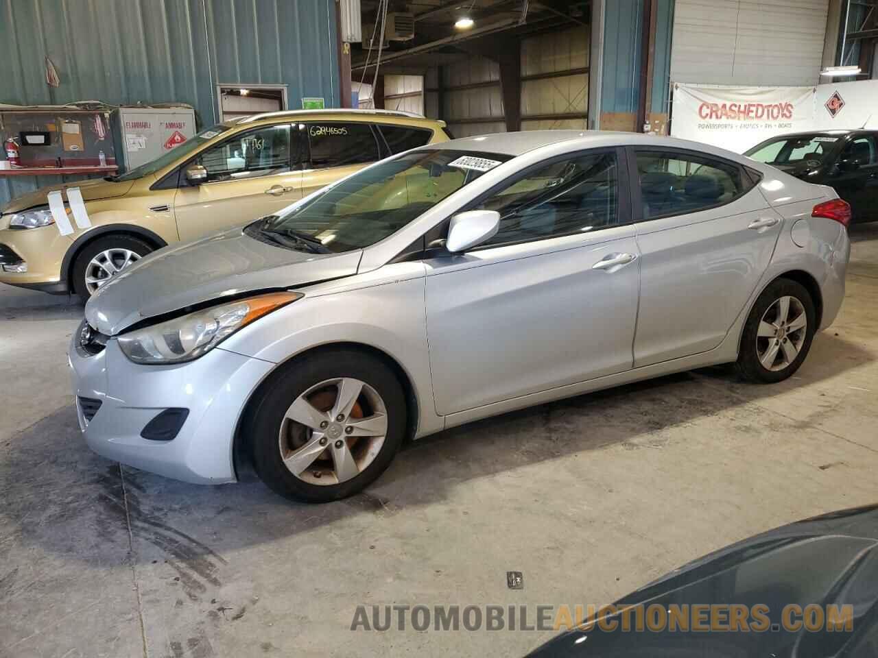 5NPDH4AE8DH263132 HYUNDAI ELANTRA 2013