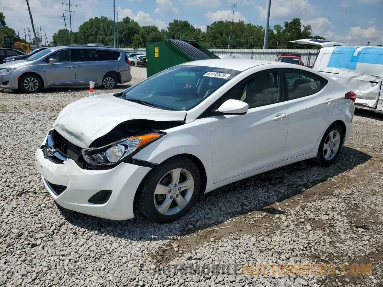 5NPDH4AE8DH277872 HYUNDAI ELANTRA 2013