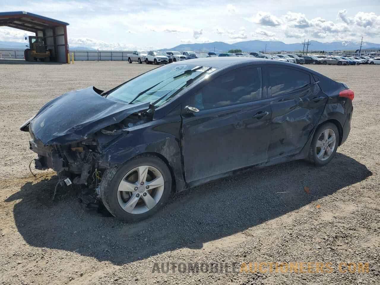 5NPDH4AE8DH301717 HYUNDAI ELANTRA 2013