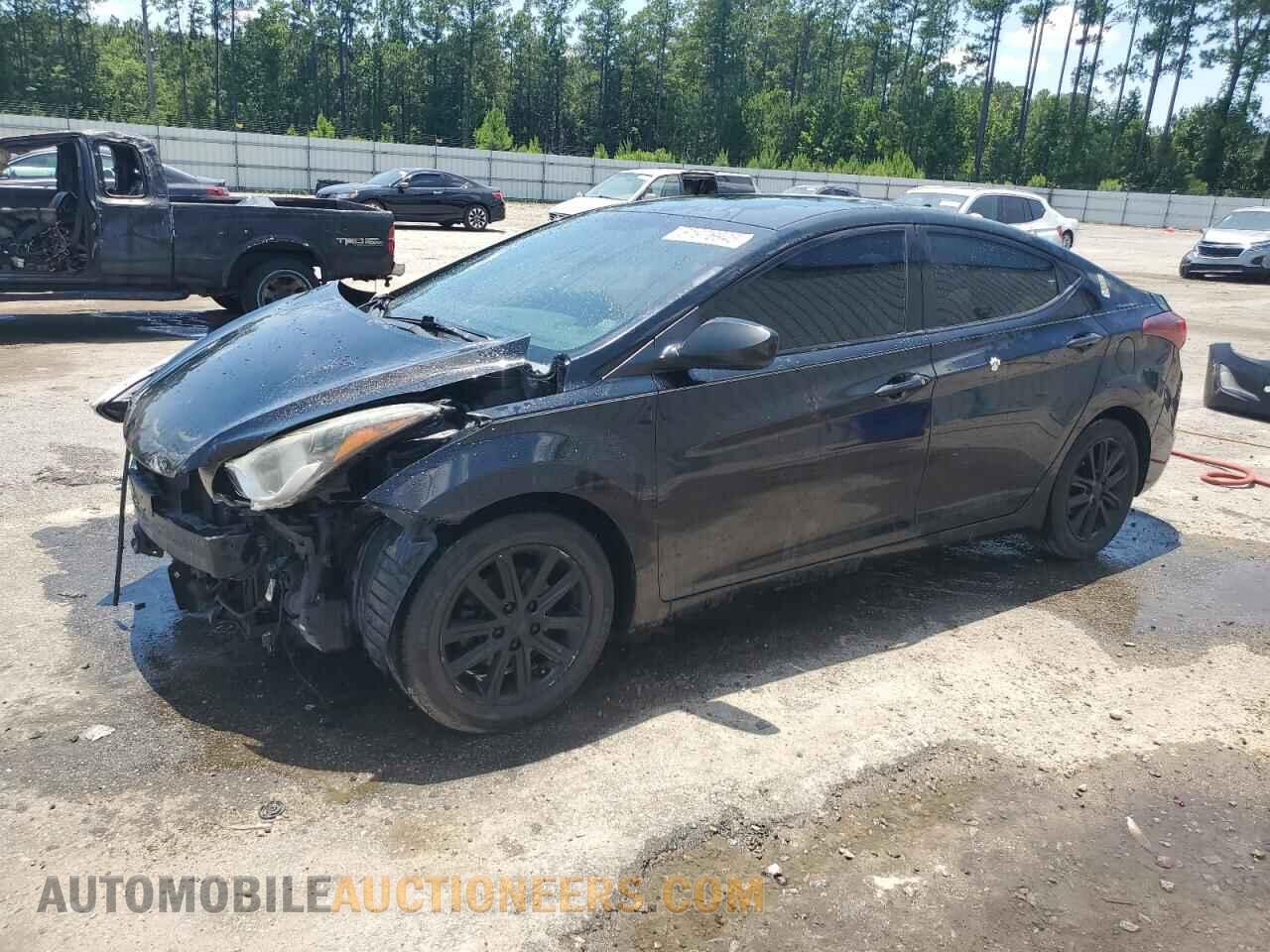 5NPDH4AE8FH642425 HYUNDAI ELANTRA 2015