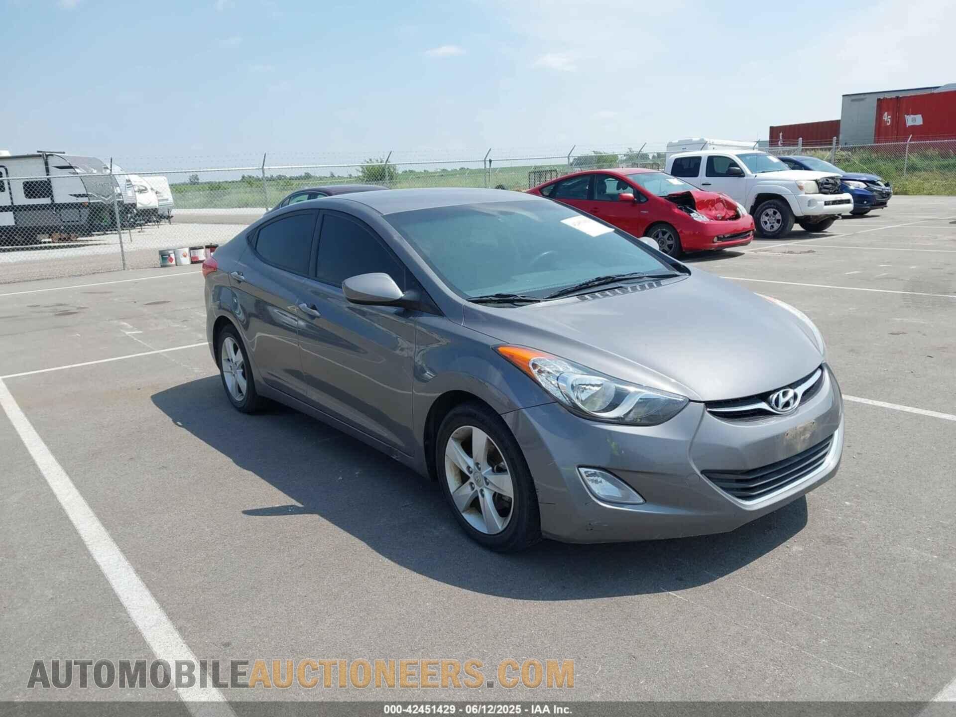 5NPDH4AE9DH437726 HYUNDAI ELANTRA 2013