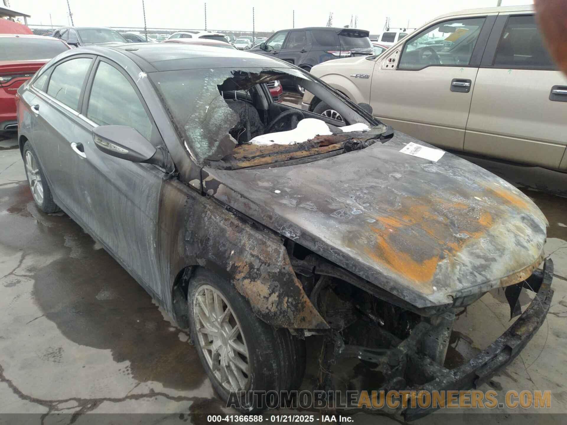 5NPEC4AC2CH315175 HYUNDAI SONATA 2012