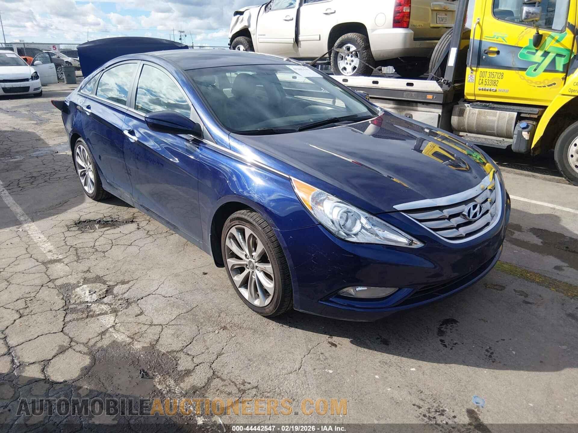 5NPEC4AC3CH385607 HYUNDAI SONATA 2012