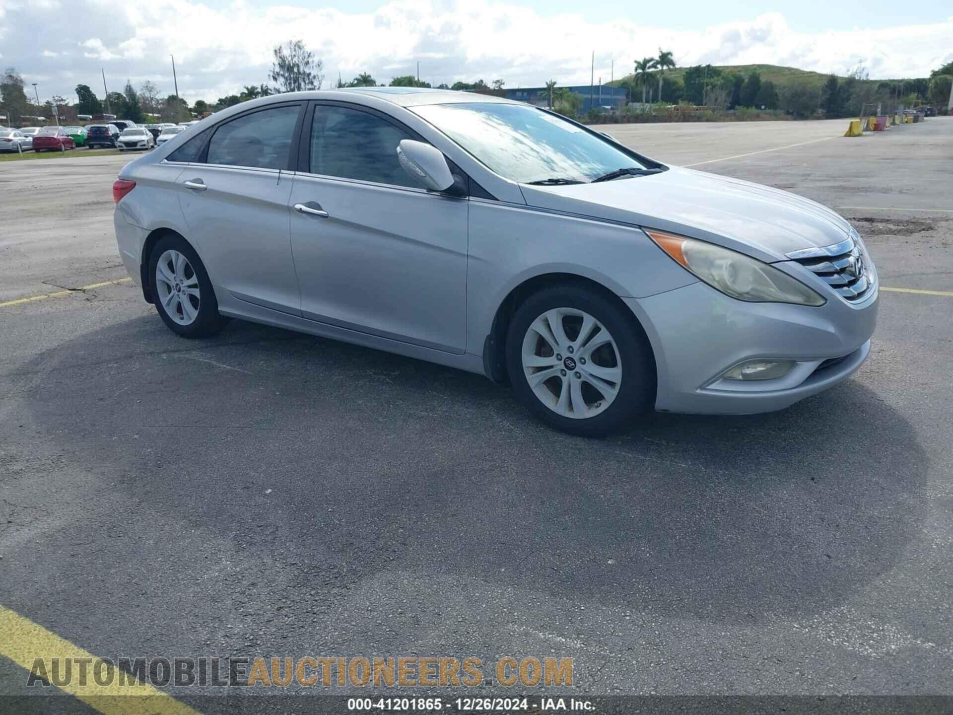 5NPEC4AC4BH123738 HYUNDAI SONATA 2011