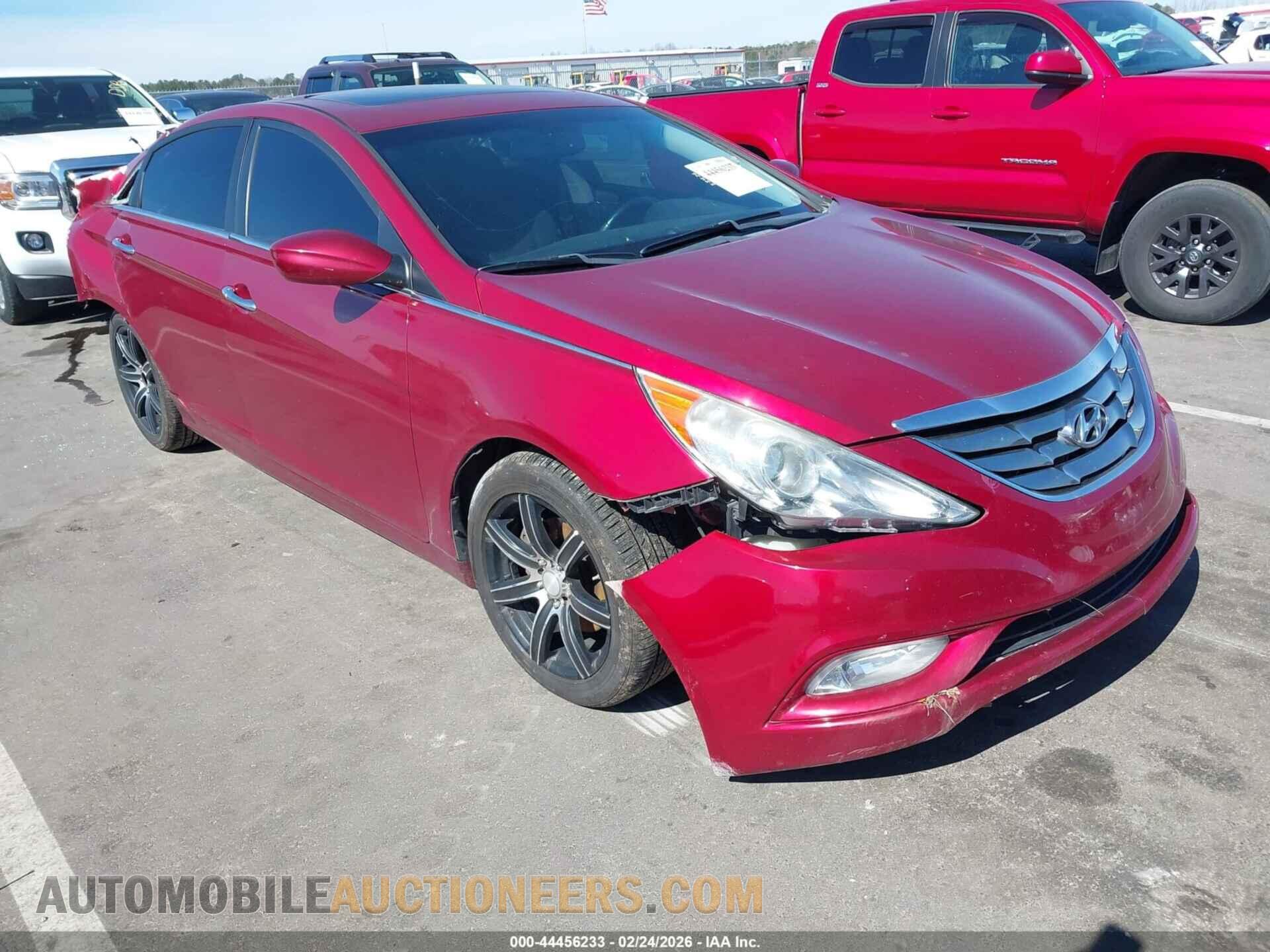 5NPEC4AC5BH062139 HYUNDAI SONATA 2011