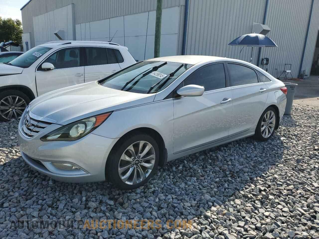 5NPEC4AC6BH123725 HYUNDAI SONATA 2011