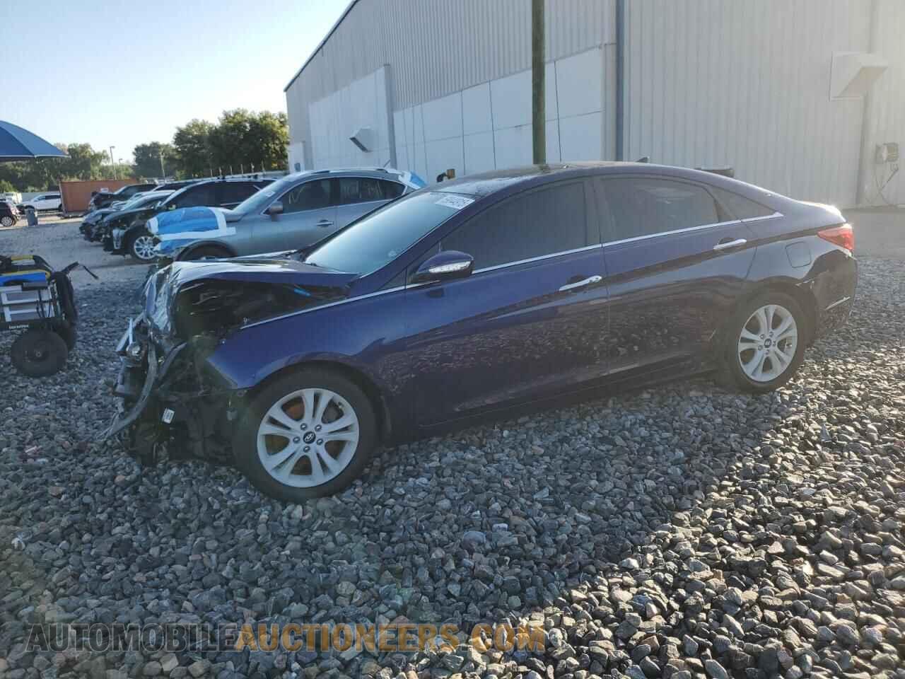 5NPEC4AC7BH059727 HYUNDAI SONATA 2011