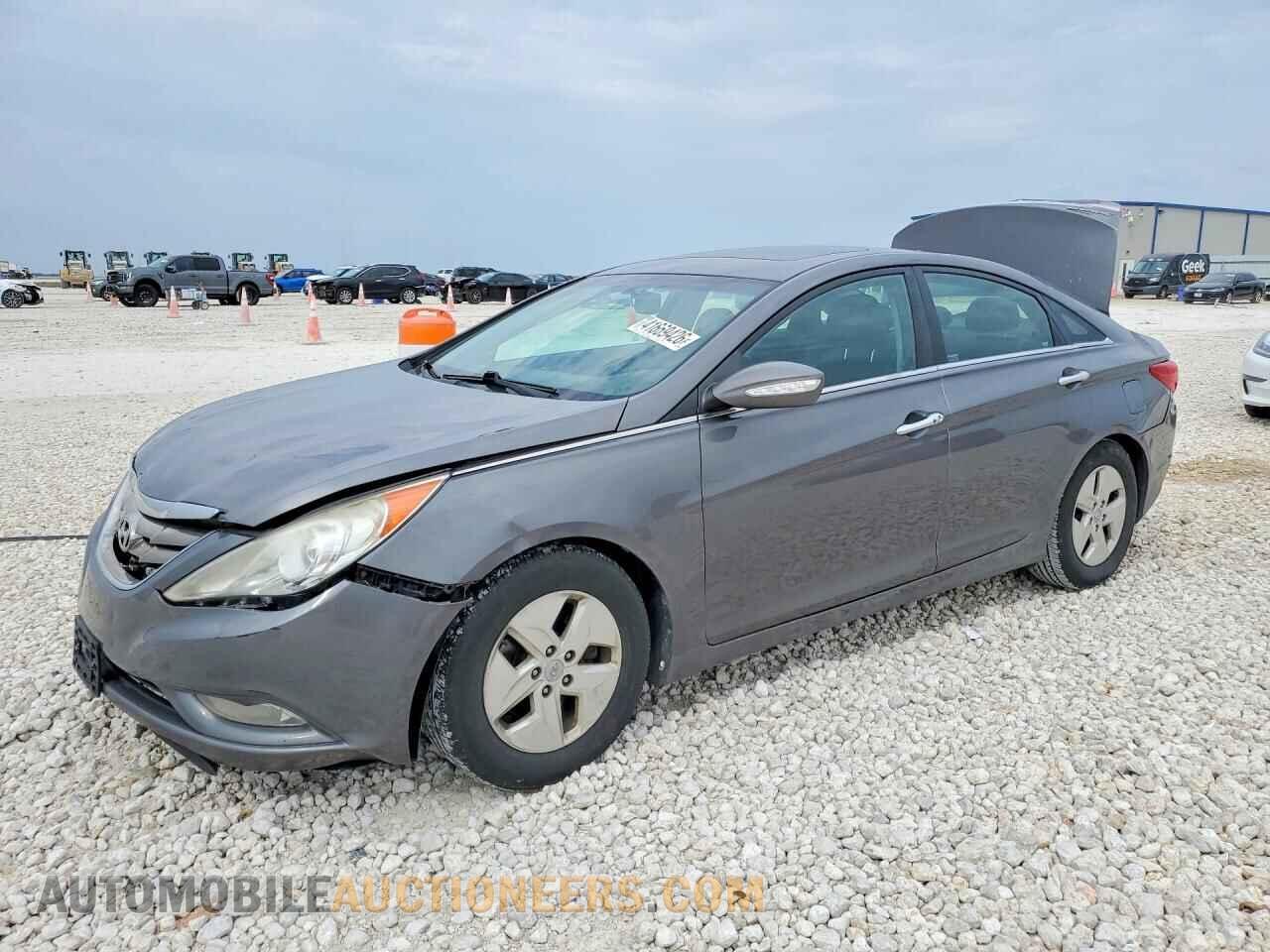 5NPEC4AC9BH116607 HYUNDAI SONATA 2011