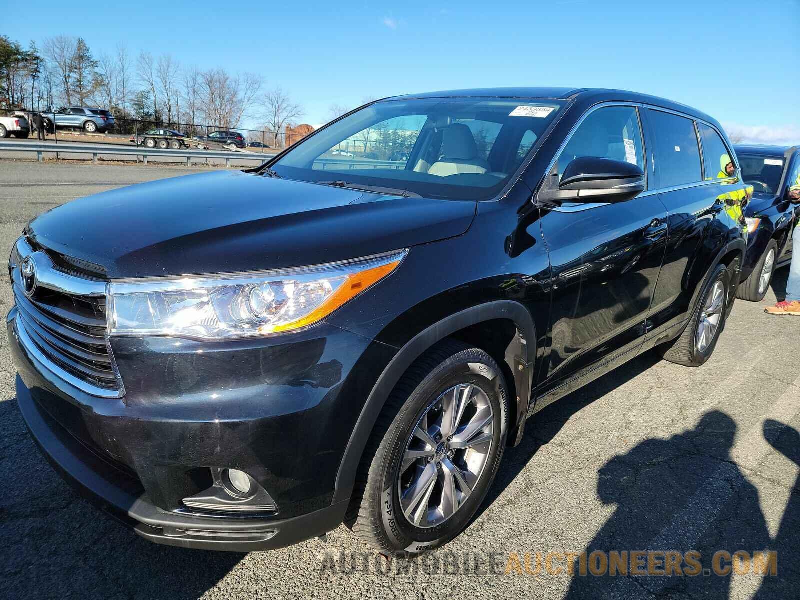 5TDBKRFH0FS100304 Toyota Highlander 2015