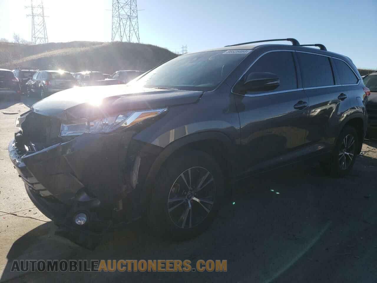 5TDBZRFH2JS818408 TOYOTA HIGHLANDER 2018