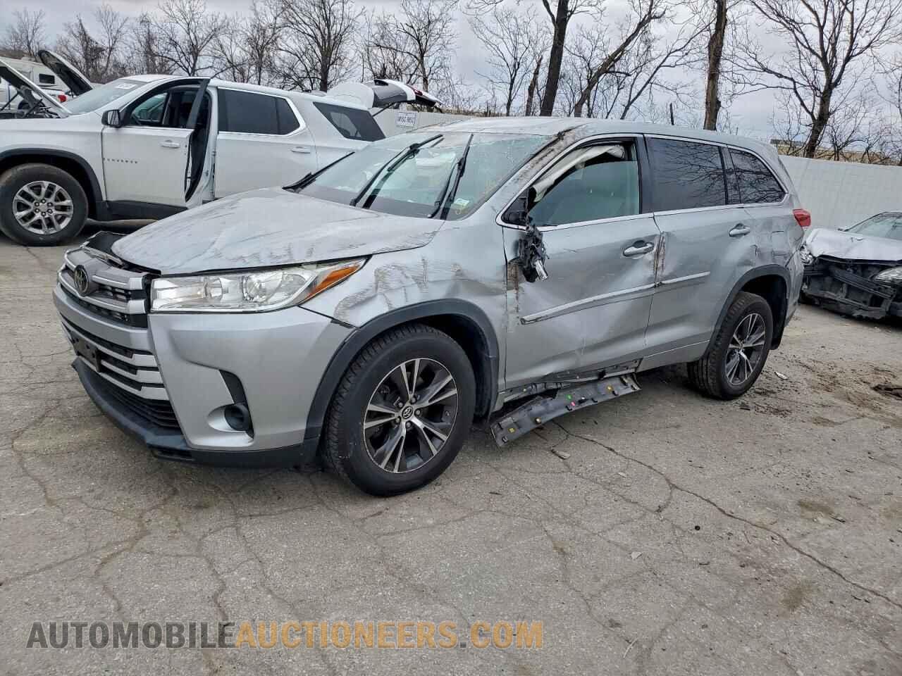5TDBZRFH2JS826752 TOYOTA HIGHLANDER 2018