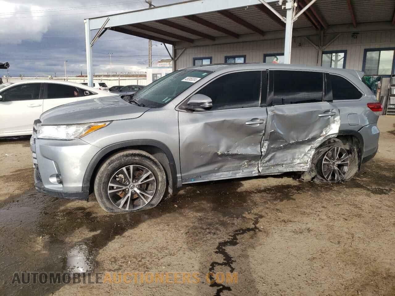 5TDBZRFH3JS843446 TOYOTA HIGHLANDER 2018