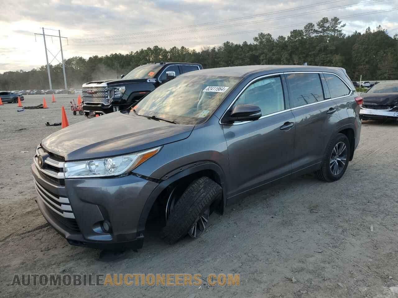 5TDBZRFH3JS862563 TOYOTA HIGHLANDER 2018