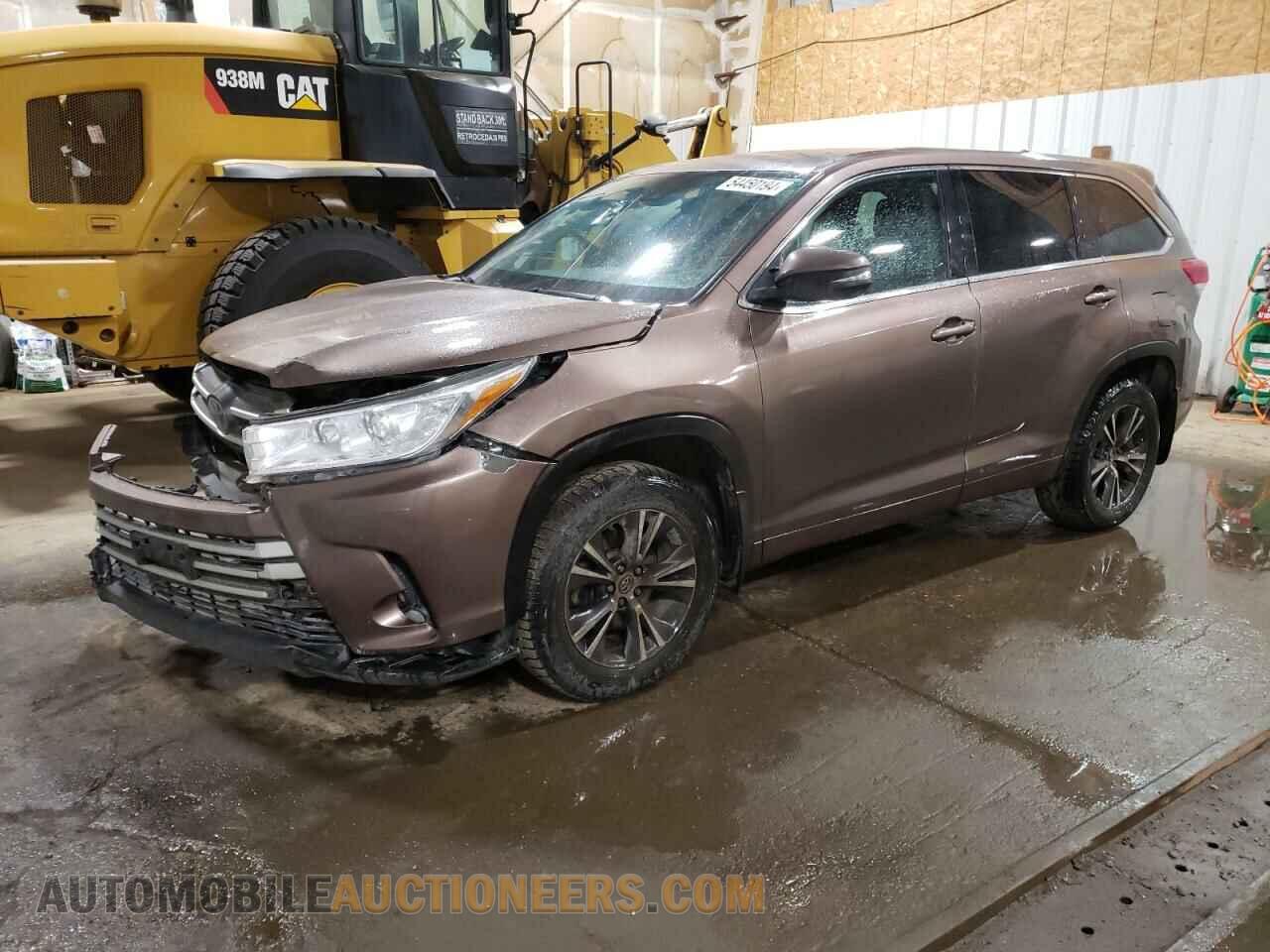 5TDBZRFH3JS864197 TOYOTA HIGHLANDER 2018