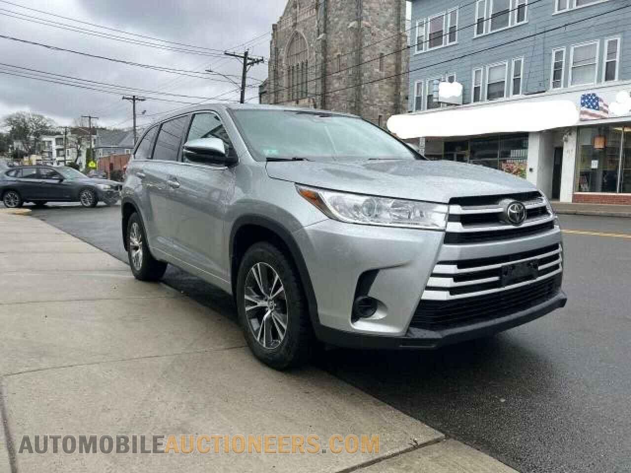 5TDBZRFH4JS889867 TOYOTA HIGHLANDER 2018