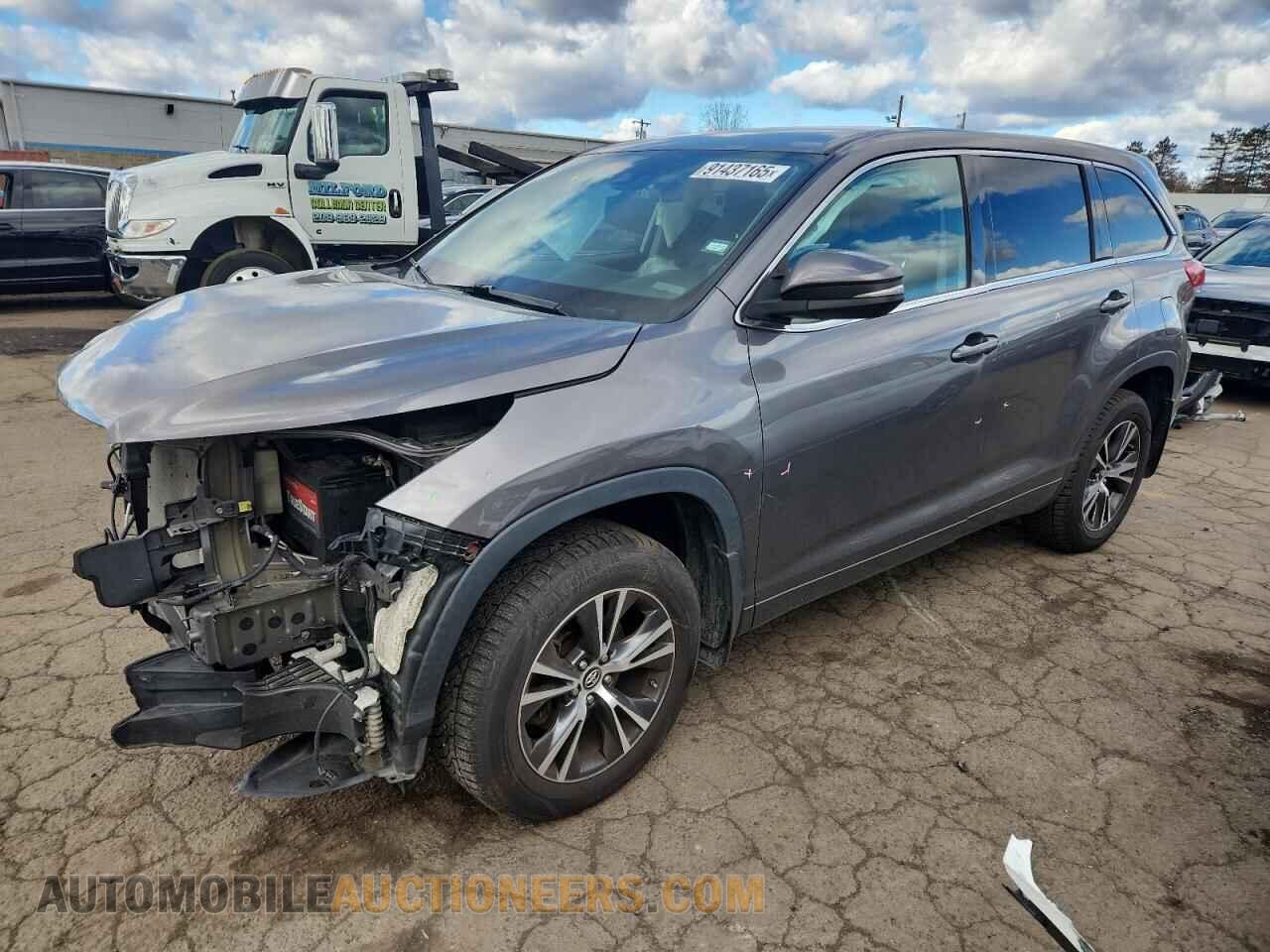 5TDBZRFH5JS902075 TOYOTA HIGHLANDER 2018