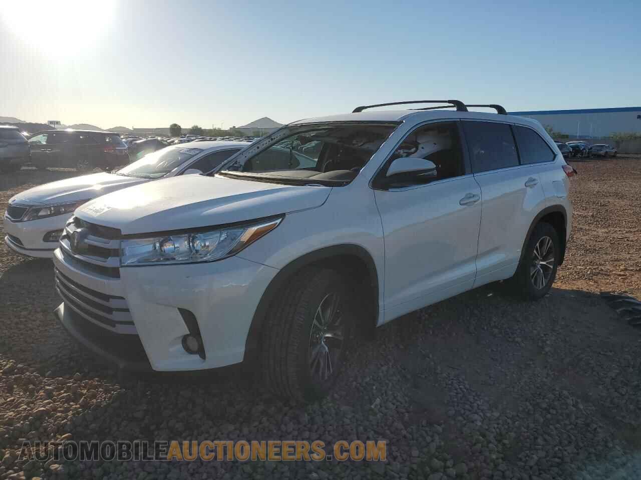 5TDBZRFH6JS855512 TOYOTA HIGHLANDER 2018