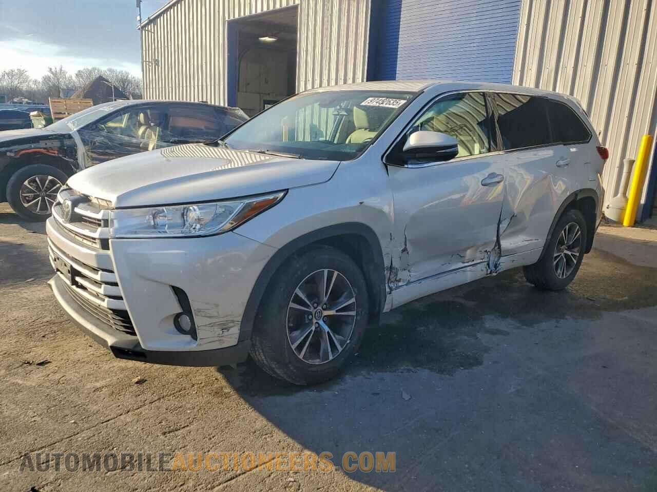 5TDBZRFH6JS865876 TOYOTA HIGHLANDER 2018