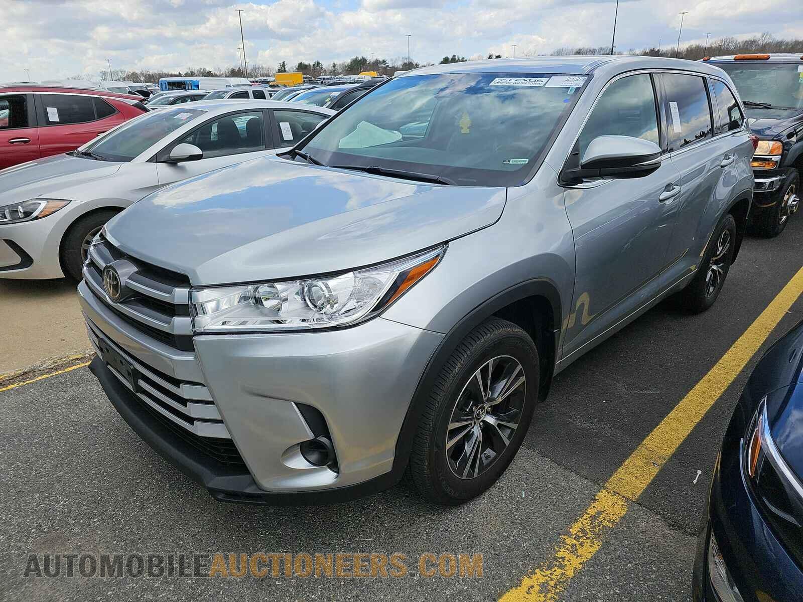 5TDBZRFH7JS496378 Toyota Highlander 2018