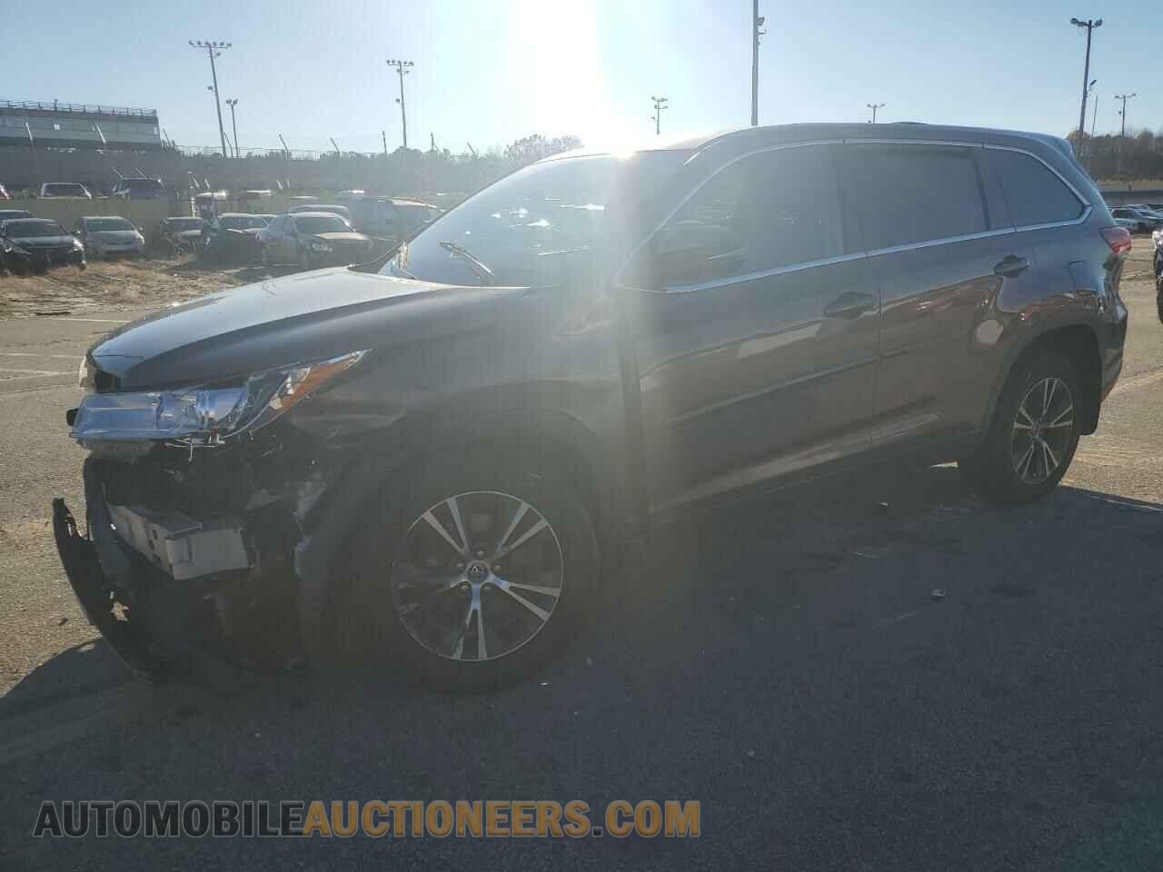 5TDBZRFH7JS898806 TOYOTA HIGHLANDER 2018