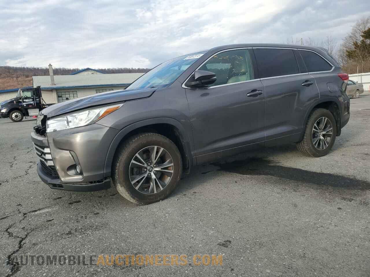5TDBZRFH9JS837523 TOYOTA HIGHLANDER 2018