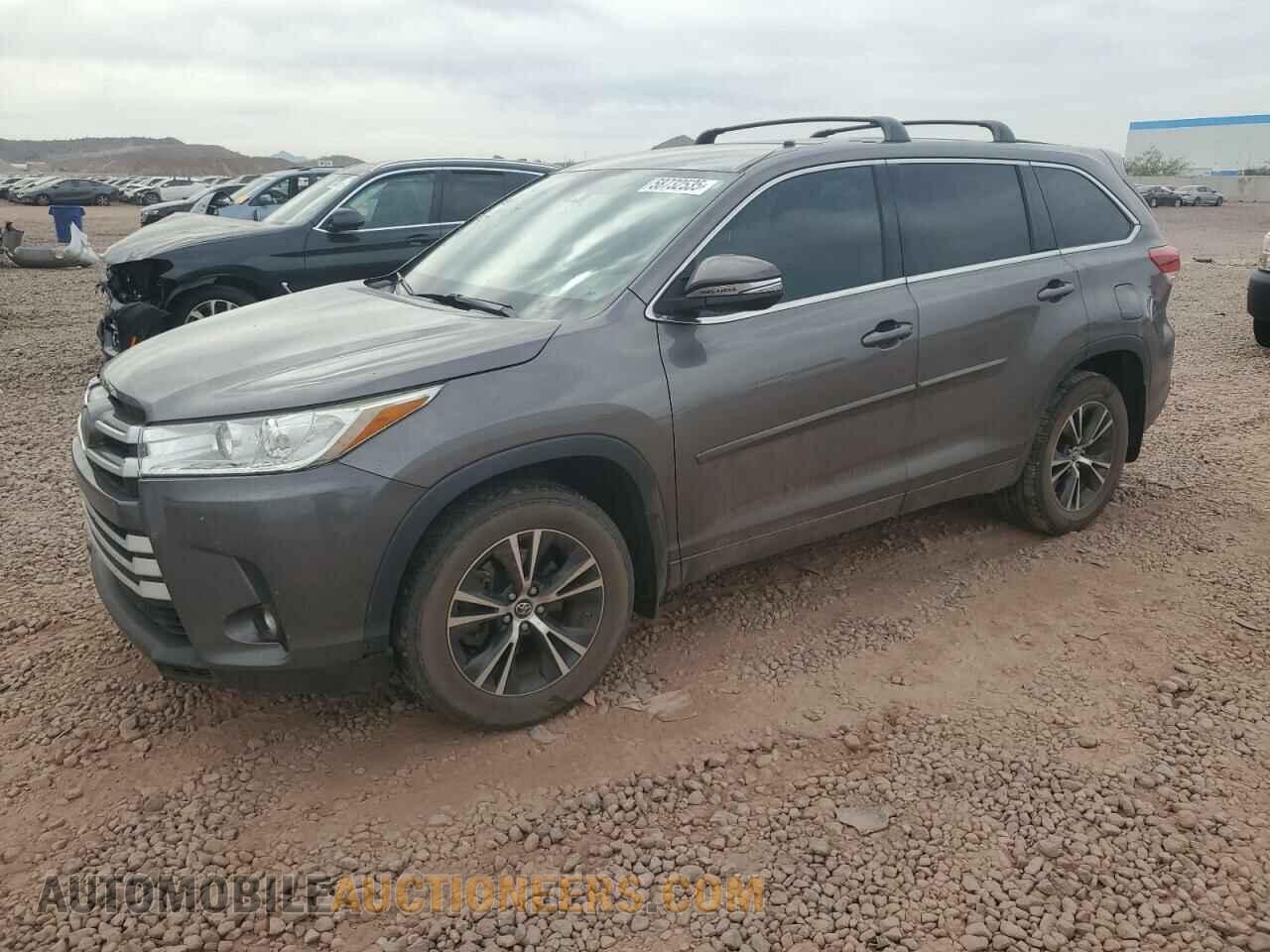 5TDBZRFHXJS812985 TOYOTA HIGHLANDER 2018