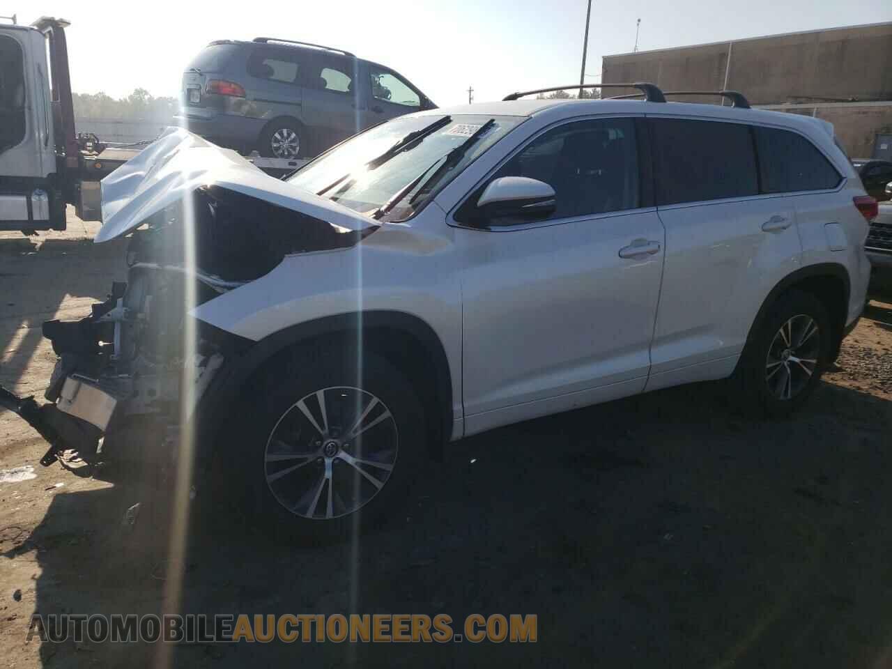5TDBZRFHXJS892336 TOYOTA HIGHLANDER 2018