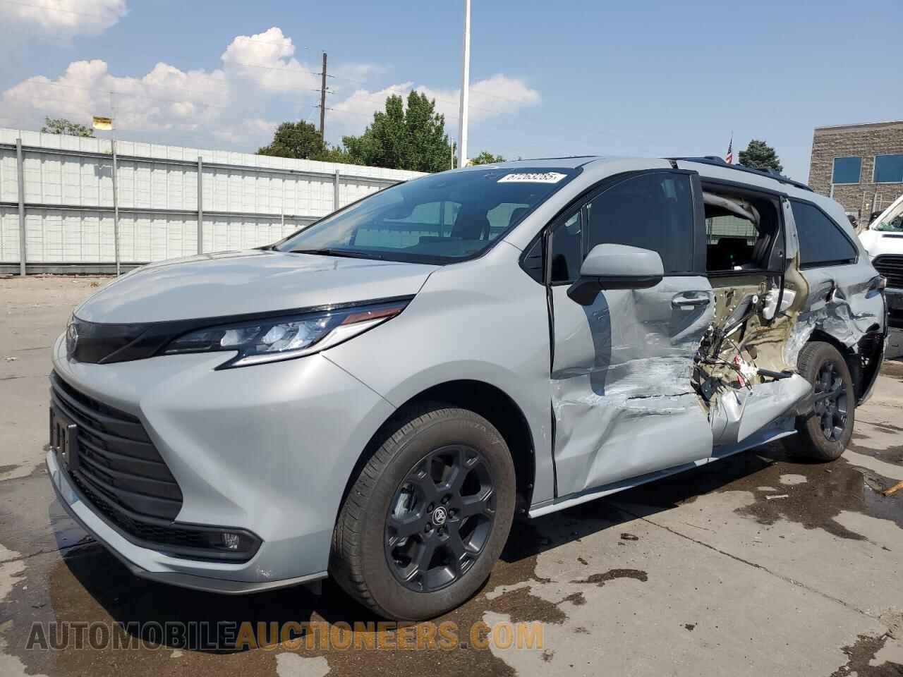 5TDCSKFC9SS196279 TOYOTA SIENNA 2025