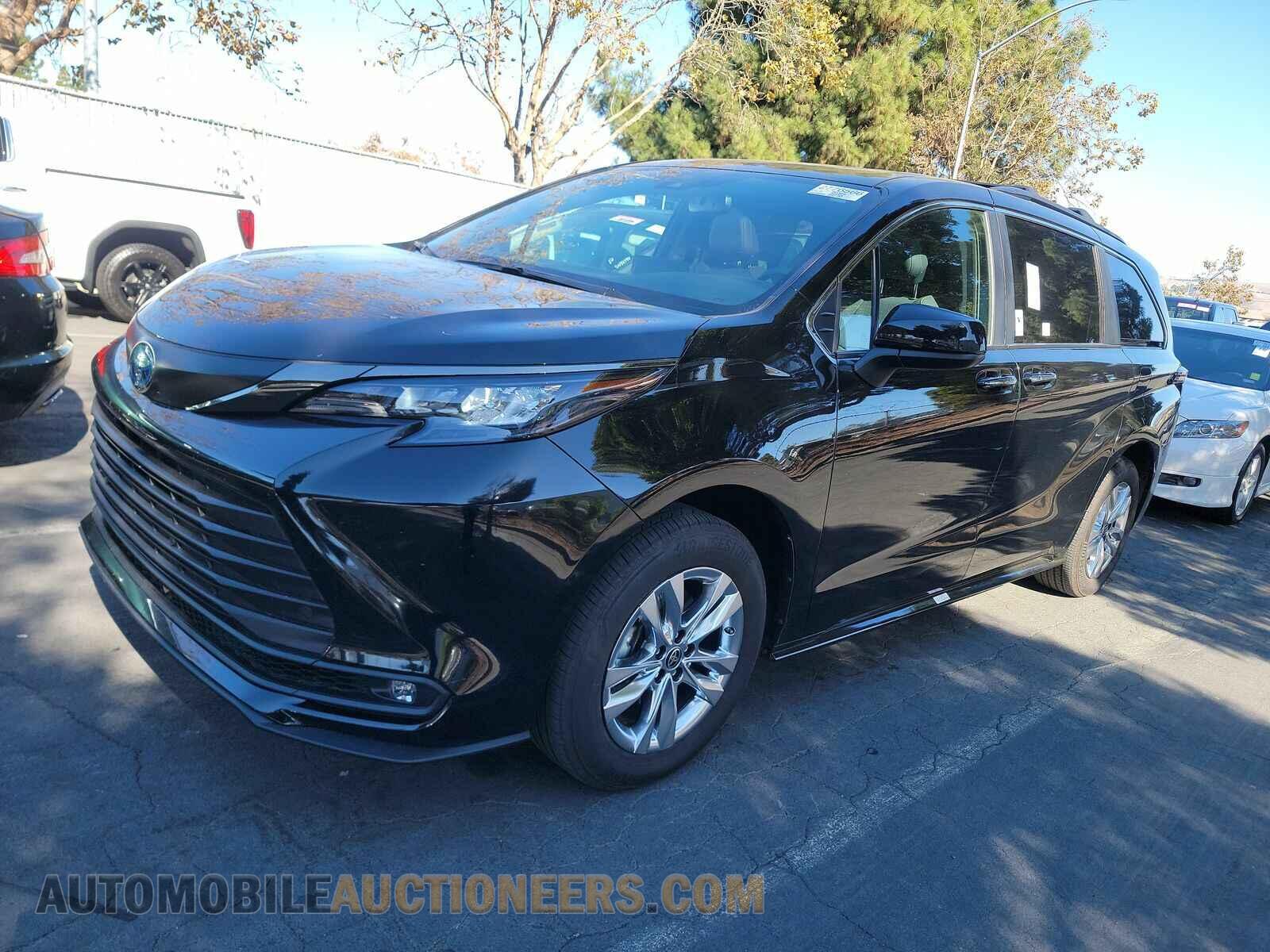 5TDCSKFCXPS100165 Toyota Sienna 2023