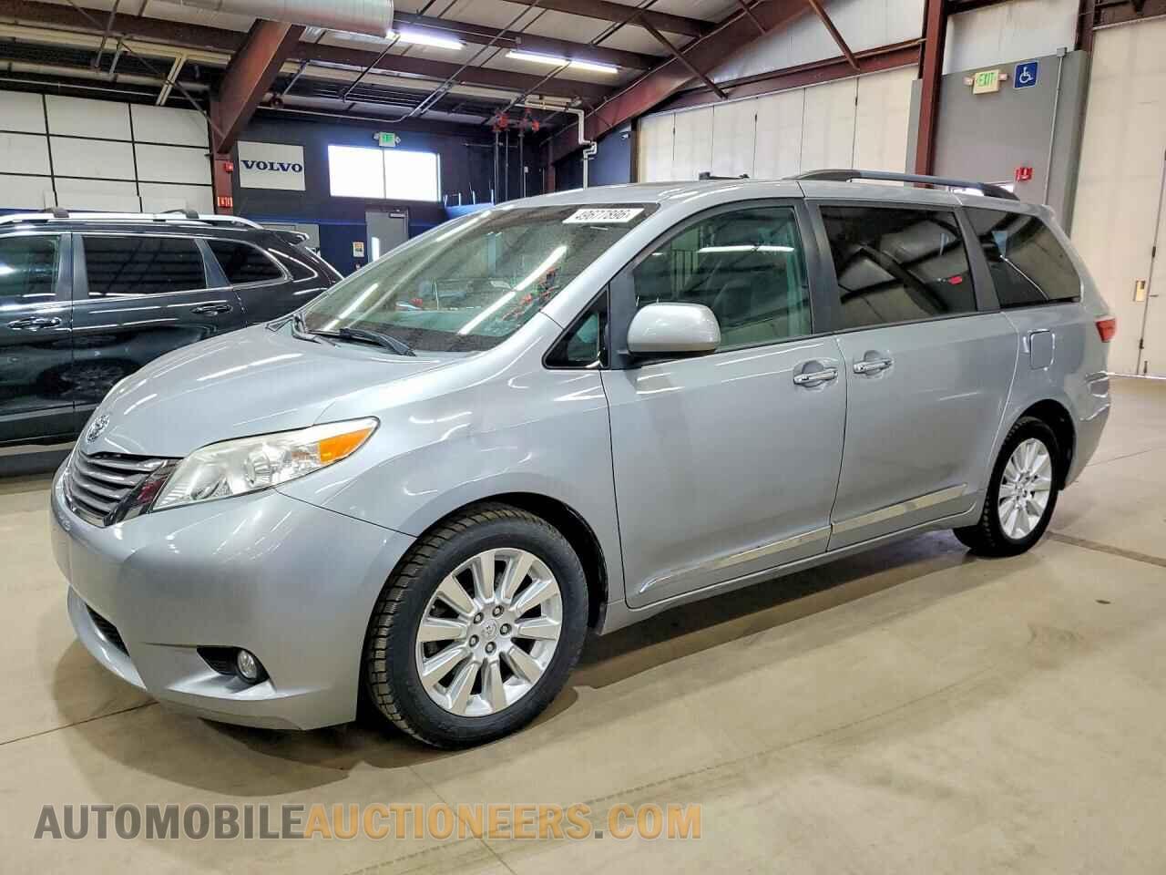 5TDDK3DC3FS094656 TOYOTA SIENNA 2015