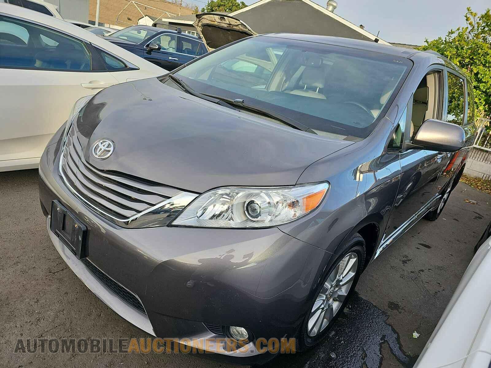5TDDK3DC3FS106918 Toyota Sienna 2015