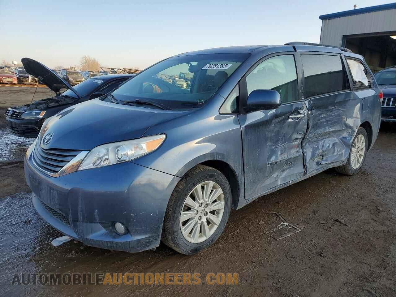 5TDDK3DCXES073592 TOYOTA SIENNA 2014