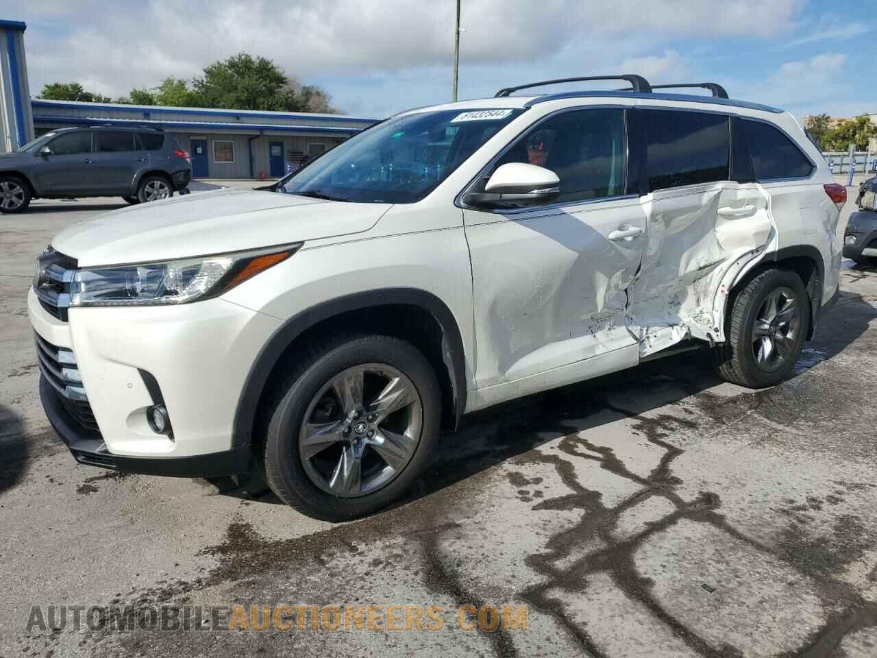 5TDDZRFH0JS808825 TOYOTA HIGHLANDER 2018