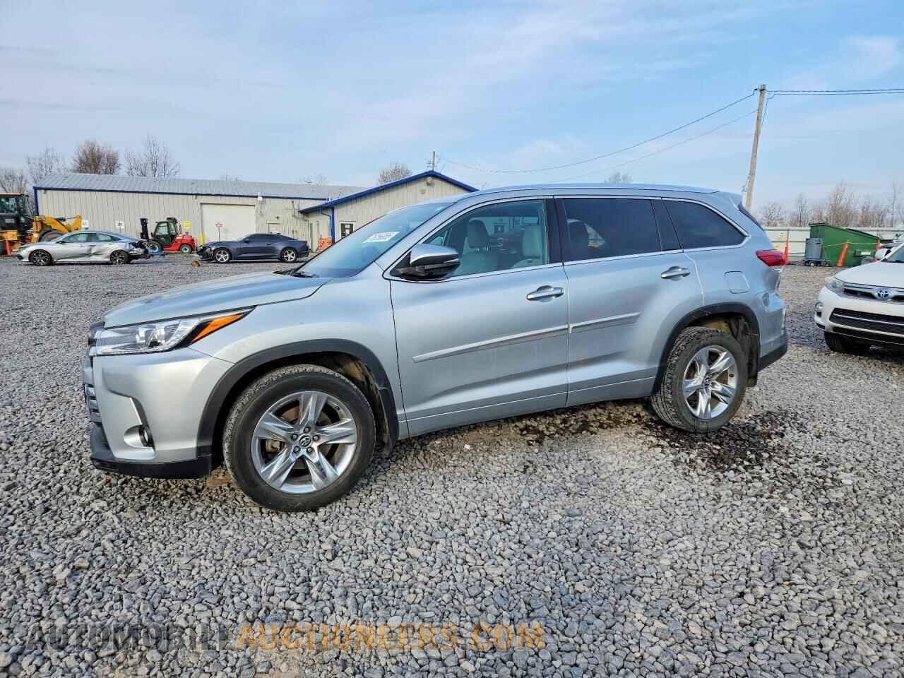 5TDDZRFH0JS829352 TOYOTA HIGHLANDER 2018