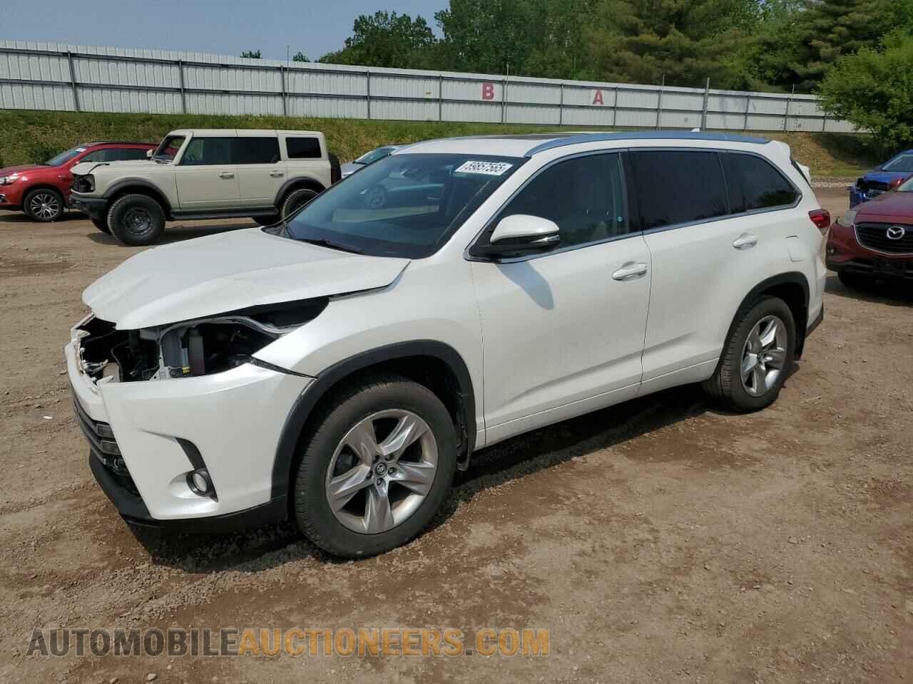5TDDZRFH2JS805618 TOYOTA HIGHLANDER 2018