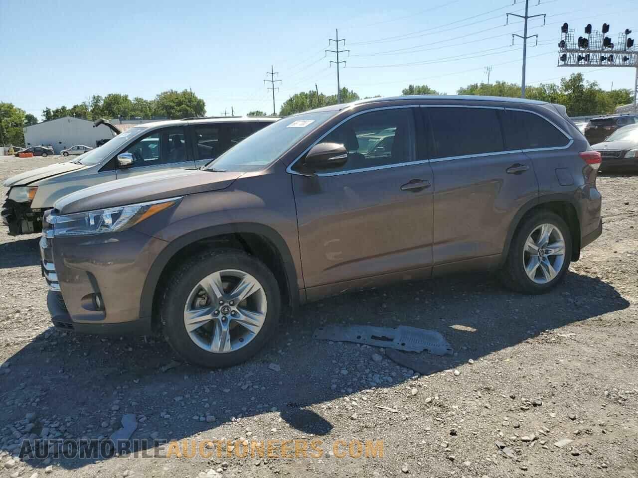 5TDDZRFH3JS486648 TOYOTA HIGHLANDER 2018