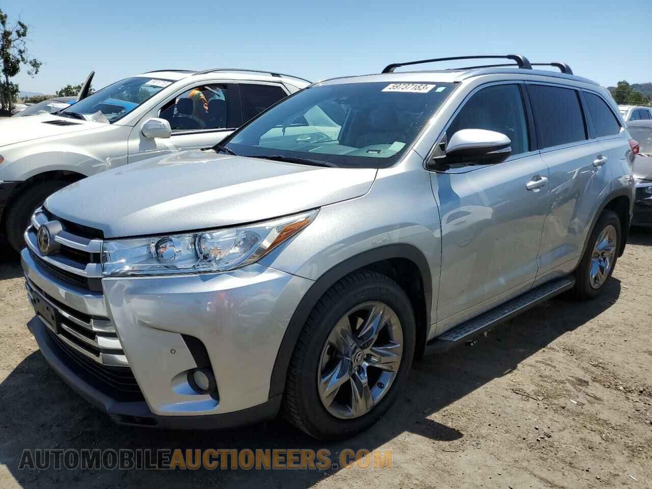 5TDDZRFH4JS863679 TOYOTA HIGHLANDER 2018