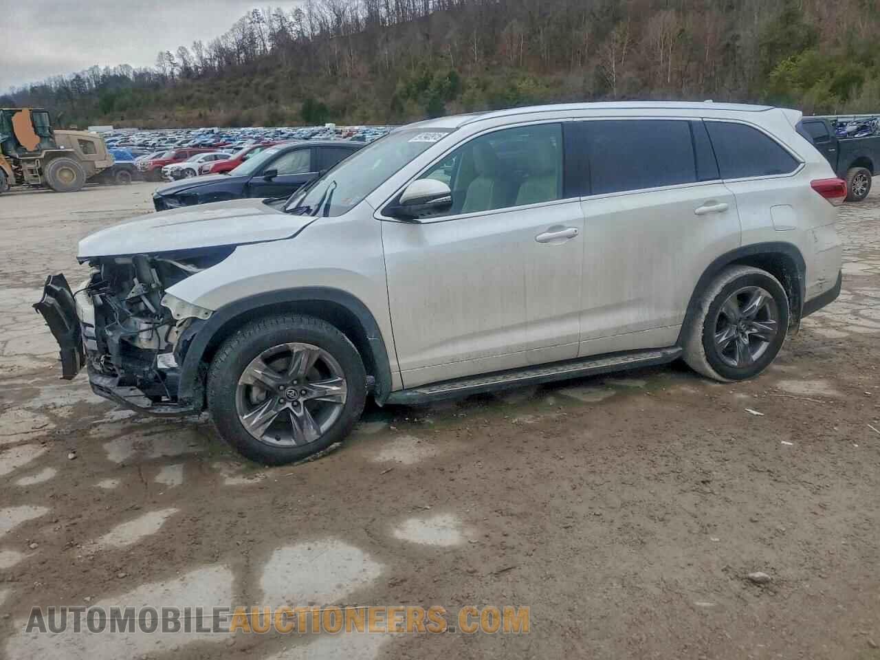 5TDDZRFH9JS899898 TOYOTA HIGHLANDER 2018