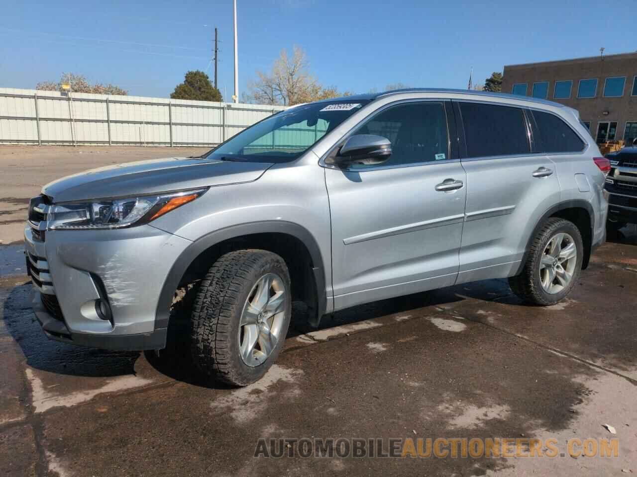 5TDDZRFHXHS361852 TOYOTA HIGHLANDER 2017
