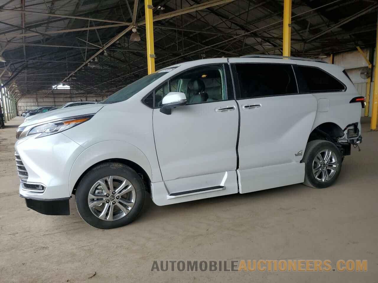 5TDESKFC4PS095831 TOYOTA SIENNA 2023