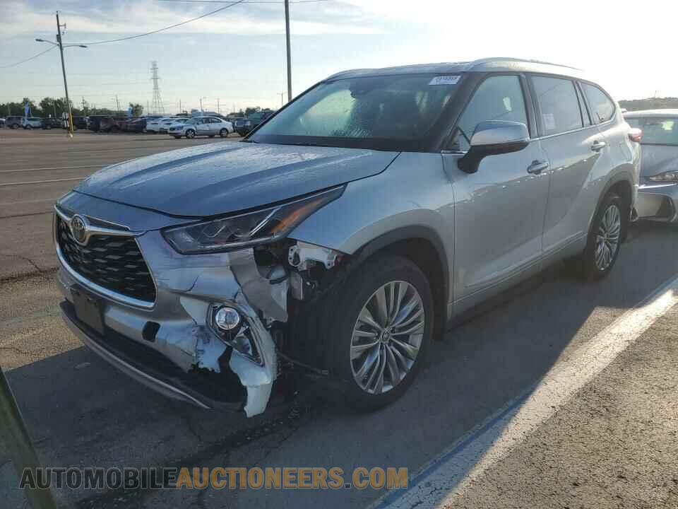 5TDFZRBH2LS023708 Toyota Highlander 2020