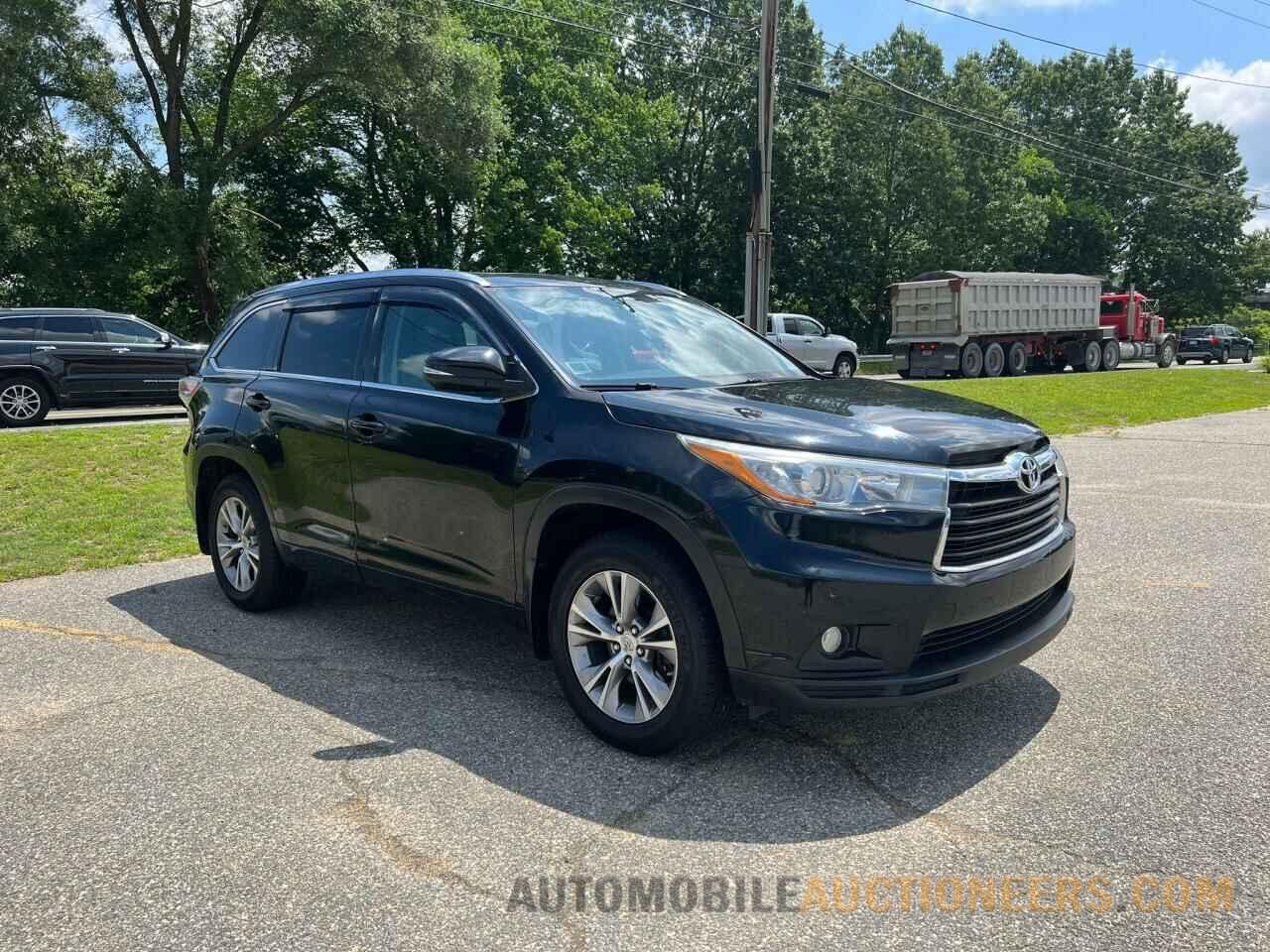 5TDJKRFH7FS156008 TOYOTA HIGHLANDER 2015