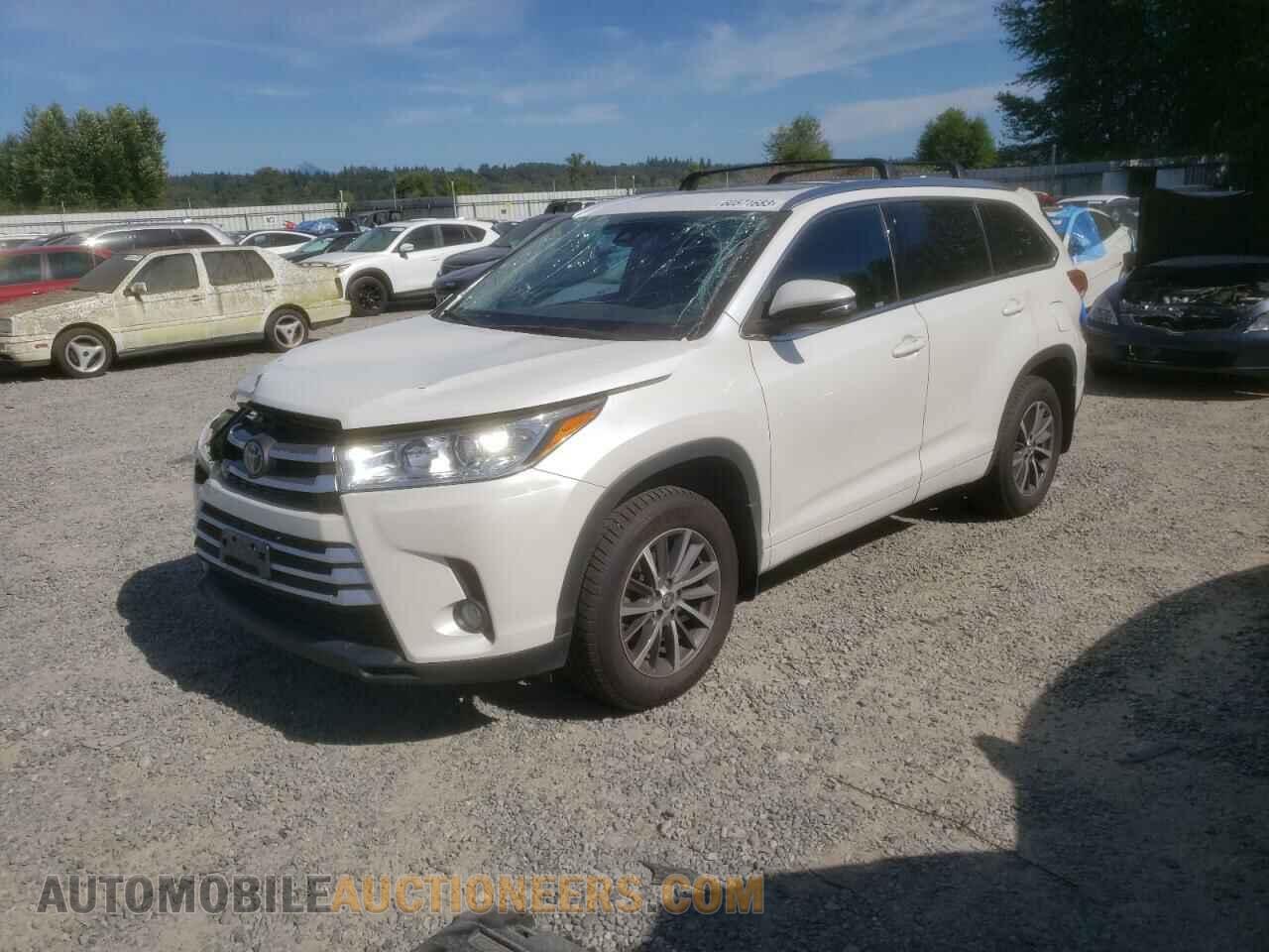 5TDJZRFH0JS811601 TOYOTA HIGHLANDER 2018