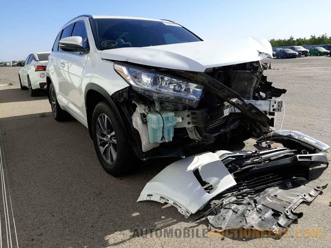 5TDJZRFH0JS818001 TOYOTA HIGHLANDER 2018