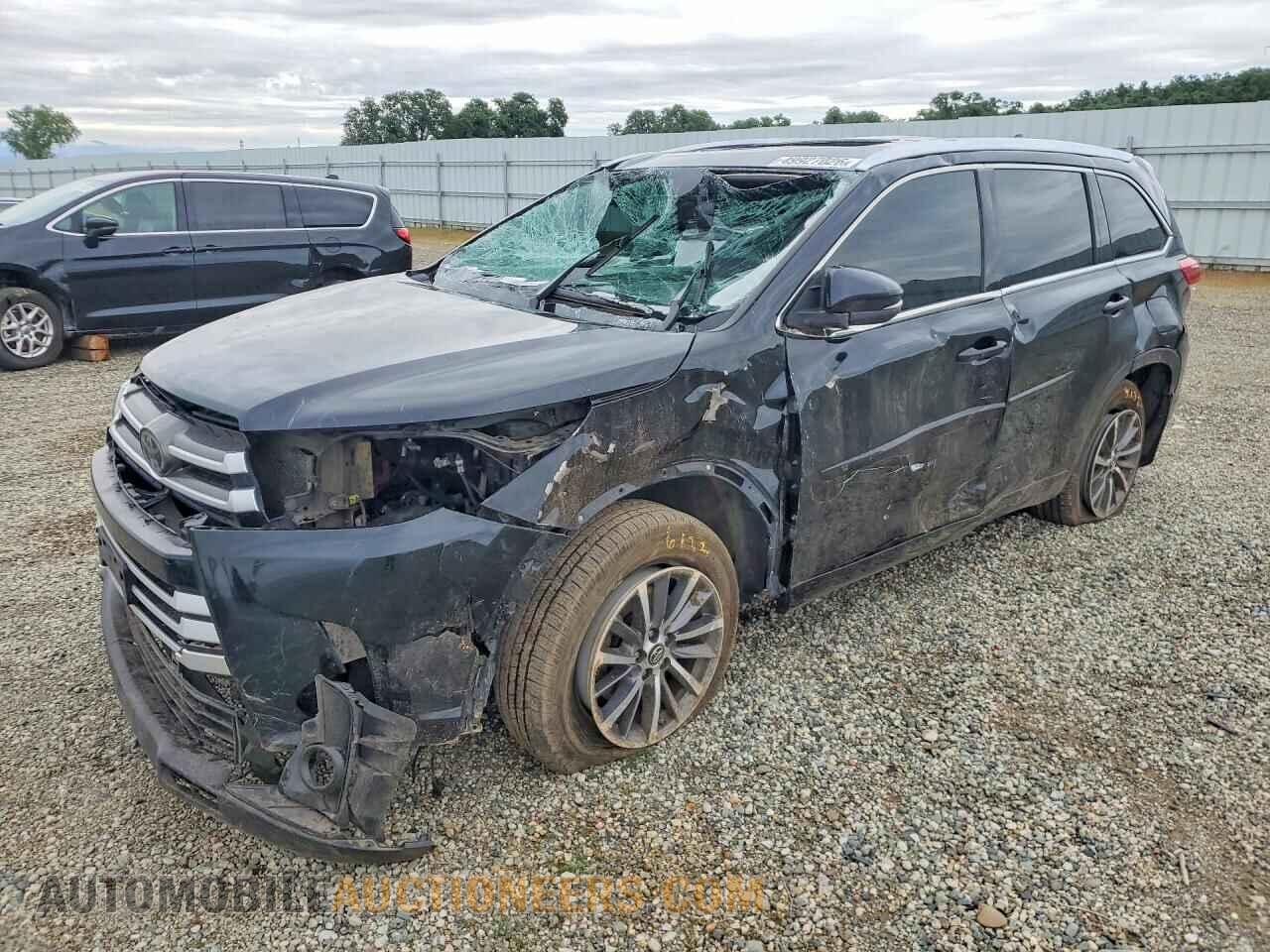 5TDJZRFH0JS820959 TOYOTA HIGHLANDER 2018