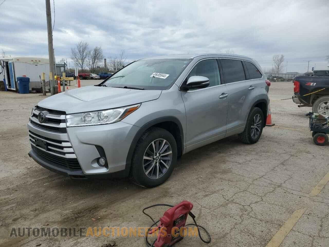 5TDJZRFH0JS844890 TOYOTA HIGHLANDER 2018