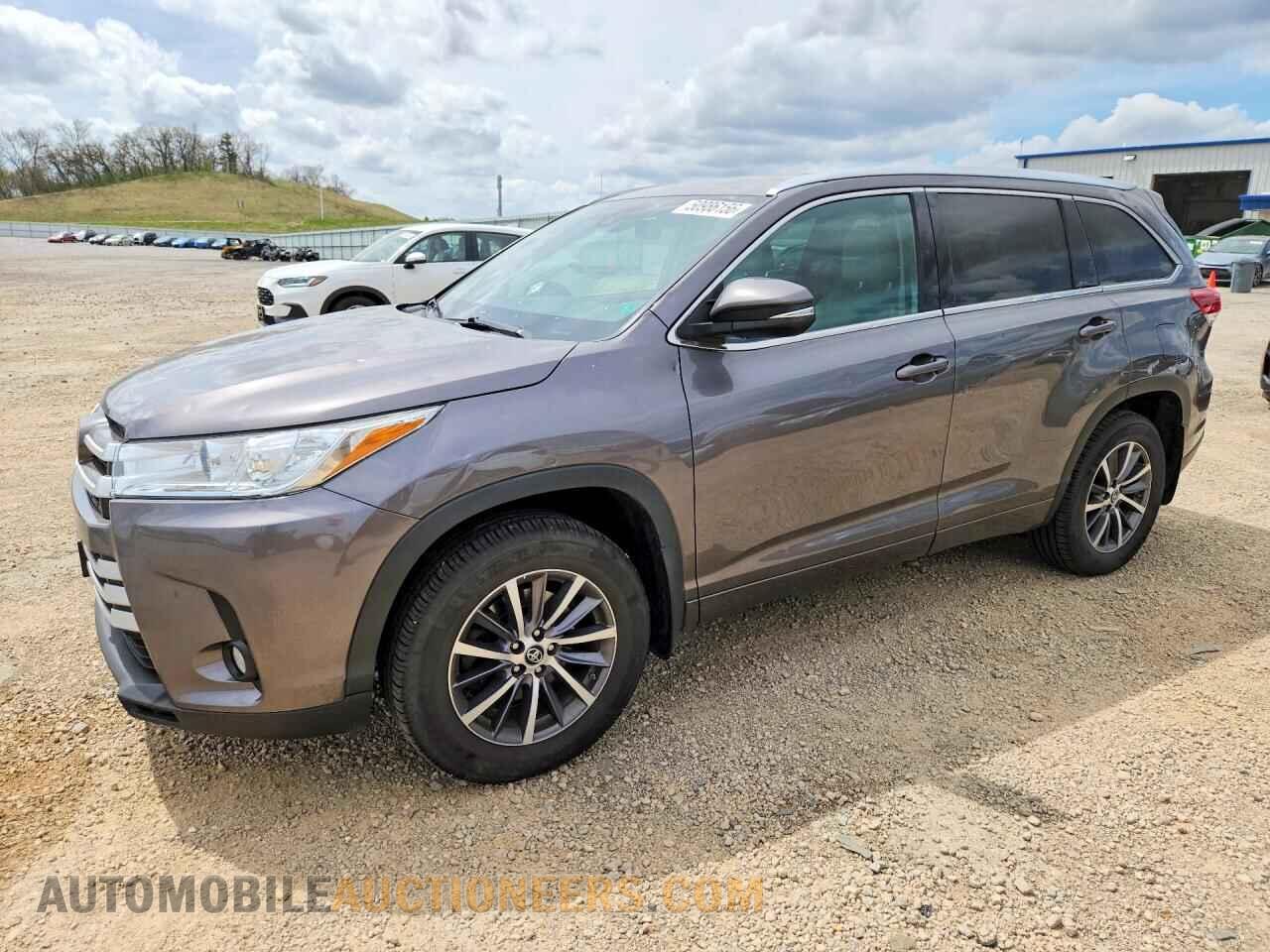 5TDJZRFH0JS861821 TOYOTA HIGHLANDER 2018