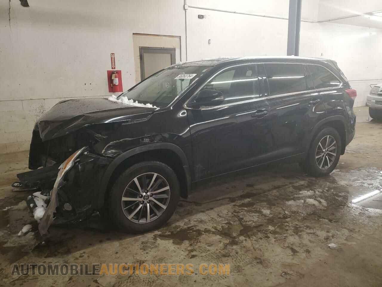 5TDJZRFH1JS528429 TOYOTA HIGHLANDER 2018