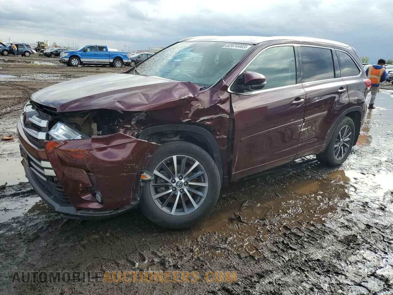 5TDJZRFH1JS813664 TOYOTA HIGHLANDER 2018